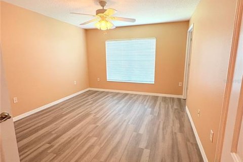 Adosado en alquiler en Brandon, Florida, 3 dormitorios, 178.09 m2 № 1879862 - foto 14