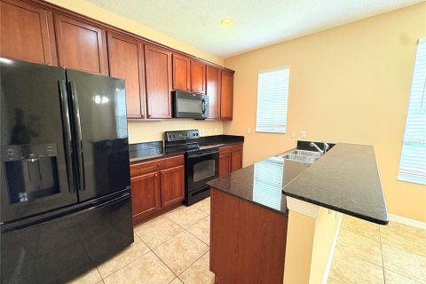 Adosado en alquiler en Brandon, Florida, 3 dormitorios, 178.09 m2 № 1879862 - foto 8
