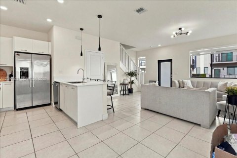 Condo in Doral, Florida, 4 bedrooms  № 2399654 - photo 15