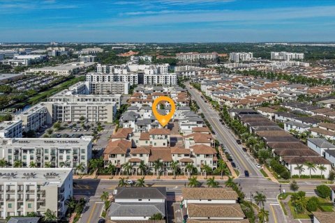 Condo in Doral, Florida, 4 bedrooms  № 2399654 - photo 8
