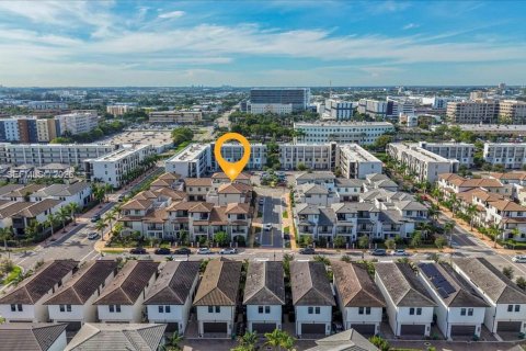 Condo in Doral, Florida, 4 bedrooms  № 2399654 - photo 9