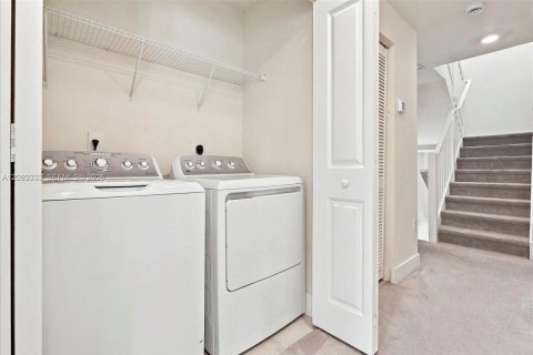 Condo in Doral, Florida, 4 bedrooms  № 2399654 - photo 26