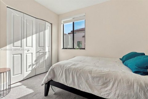 Condo in Doral, Florida, 4 bedrooms  № 2399654 - photo 22