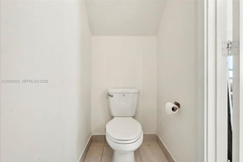 Condo in Doral, Florida, 4 bedrooms  № 2399654 - photo 18