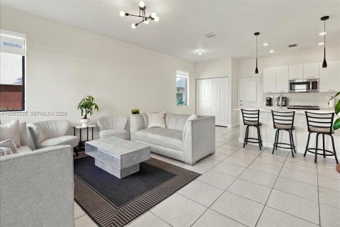 Condo in Doral, Florida, 4 bedrooms  № 2399654 - photo 13