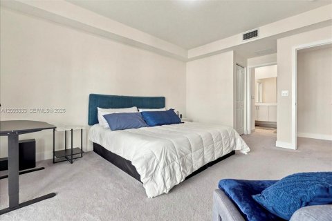 Condo in Doral, Florida, 4 bedrooms  № 2399654 - photo 23