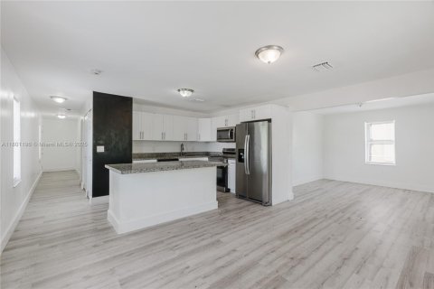 Купить виллу или дом в Майами, Флорида 3 спальни, 104.05м2, № 1777583 - фото 9