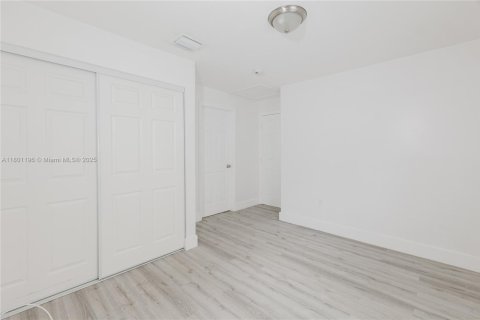 Купить виллу или дом в Майами, Флорида 3 спальни, 104.05м2, № 1777583 - фото 17