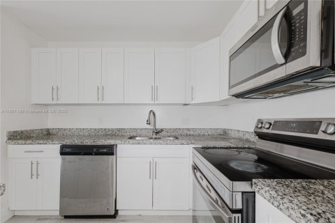 Купить виллу или дом в Майами, Флорида 3 спальни, 104.05м2, № 1777583 - фото 7