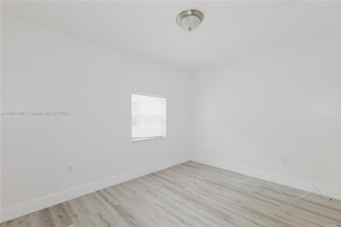 Купить виллу или дом в Майами, Флорида 3 спальни, 104.05м2, № 1777583 - фото 16