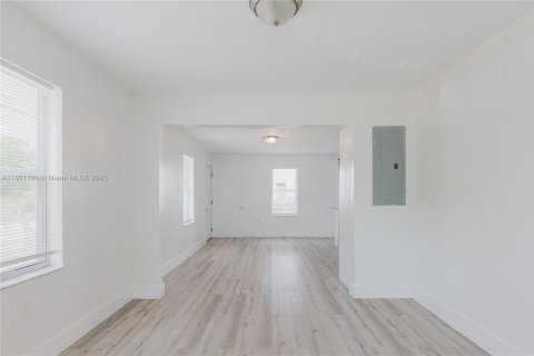 Купить виллу или дом в Майами, Флорида 3 спальни, 104.05м2, № 1777583 - фото 3