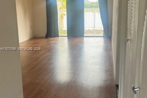 Купить кондоминиум в Форт-Лодердейл, Флорида 1 спальня, 65.22м2, № 1979884 - фото 13