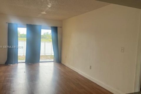 Купить кондоминиум в Форт-Лодердейл, Флорида 1 спальня, 65.22м2, № 1979884 - фото 14