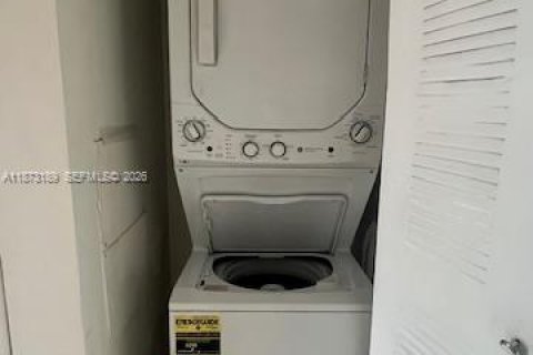 Купить кондоминиум в Форт-Лодердейл, Флорида 1 спальня, 65.22м2, № 1979884 - фото 15