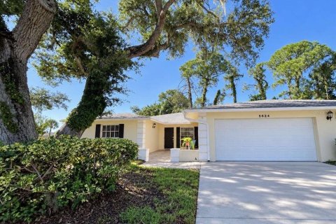 Casa en Sarasota, Florida 2 dormitorios, 167.04 m2 № 2367095