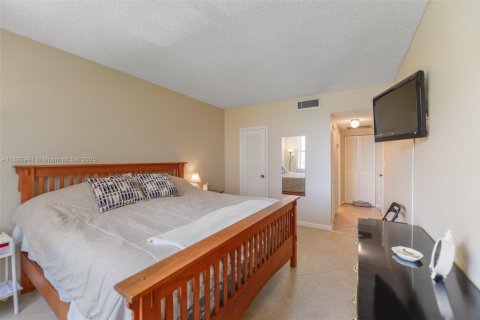 Copropriété à louer à Hallandale Beach, Floride: 1 chambre, 80.82 m2 № 1946690 - photo 15