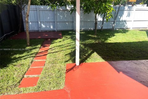 Touwnhouse à louer à Miami, Floride: 3 chambres, 137.59 m2 № 1941370 - photo 6