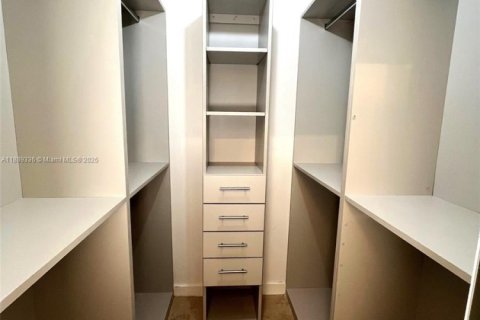 Touwnhouse à louer à Miami, Floride: 3 chambres, 137.59 m2 № 1941370 - photo 4