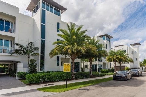 Adosado en alquiler en Lauderdale-by-the-Sea, Florida, 4 dormitorios, 287.07 m2 № 1182059 - foto 1