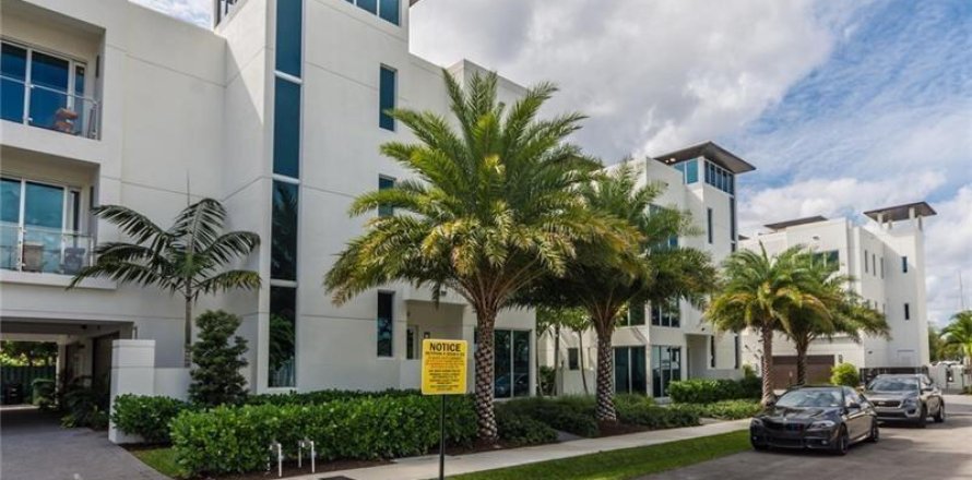 Adosado en Lauderdale-by-the-Sea, Florida 4 dormitorios, 287.07 m2 № 1182059