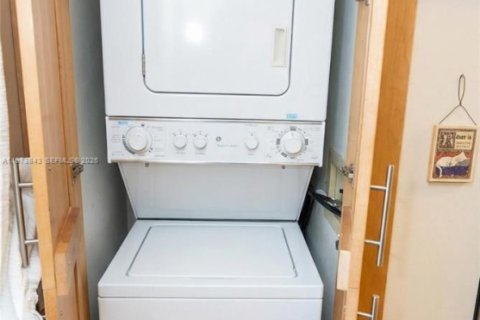 Condominio en venta en Pompano Beach, Florida, 2 dormitorios, 112.97 m2 № 2033414 - foto 10