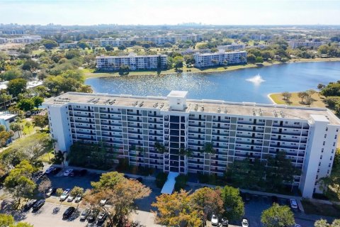 Condominio en Pompano Beach, Florida, 2 dormitorios № 2033414
