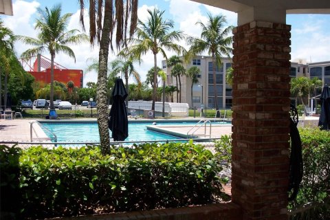 Condo in Dania Beach, Florida, 1 bedroom  № 2250323 - photo 30