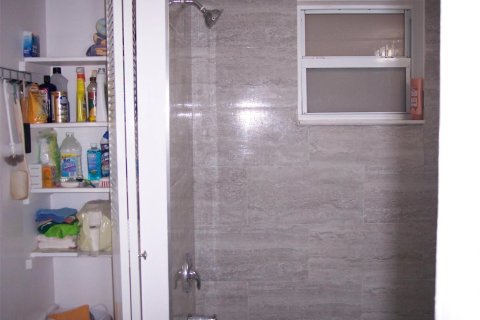 Condo in Dania Beach, Florida, 1 bedroom  № 2250323 - photo 9