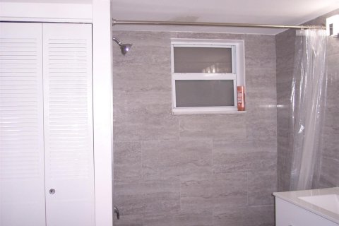 Condo in Dania Beach, Florida, 1 bedroom  № 2250323 - photo 8