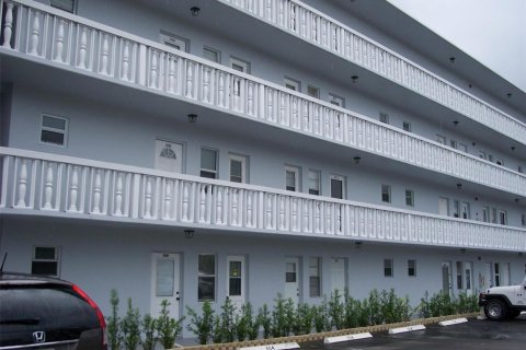 Condo in Dania Beach, Florida, 1 bedroom  № 2250323 - photo 29