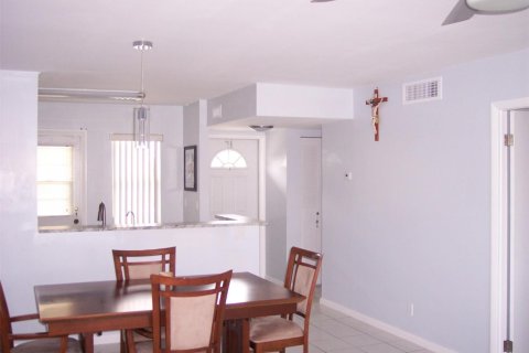Condo in Dania Beach, Florida, 1 bedroom  № 2250323 - photo 26