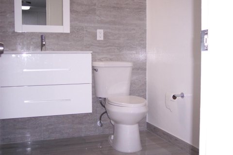 Condo in Dania Beach, Florida, 1 bedroom  № 2250323 - photo 5