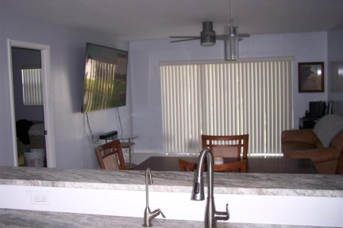 Condo in Dania Beach, Florida, 1 bedroom  № 2250323 - photo 3
