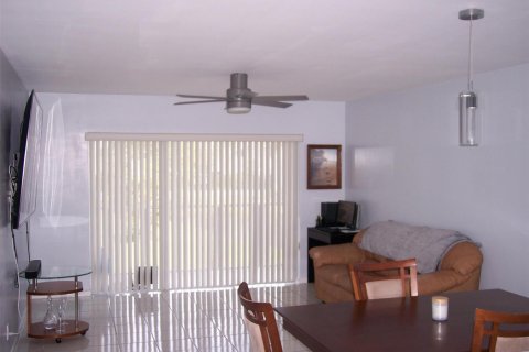 Condo in Dania Beach, Florida, 1 bedroom № 2250323