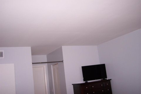 Condo in Dania Beach, Florida, 1 bedroom  № 2250323 - photo 11