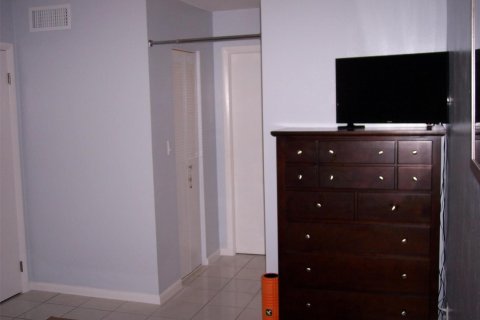 Condo in Dania Beach, Florida, 1 bedroom  № 2250323 - photo 12