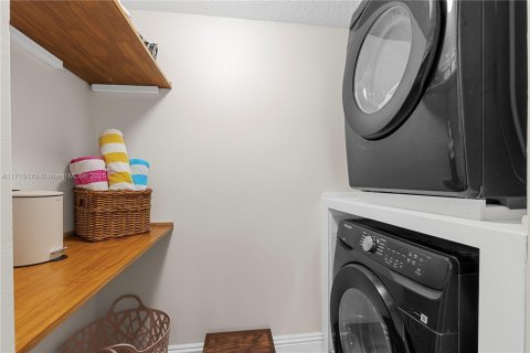 Casa en alquiler en Deerfield Beach, Florida, 4 dormitorios, 156.91 m2 № 2022916 - foto 13