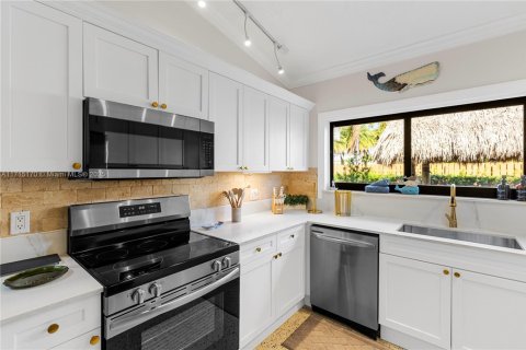 Casa en alquiler en Deerfield Beach, Florida, 4 dormitorios, 156.91 m2 № 2022916 - foto 11