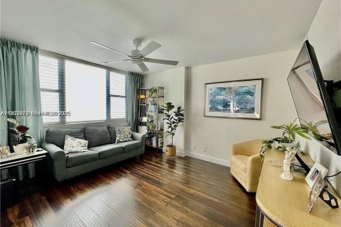 Condominio en venta en Hollywood, Florida, 2 dormitorios, 105.17 m2 № 2035123 - foto 7