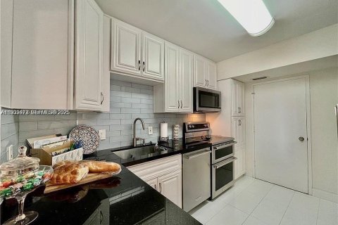 Condominio en venta en Hollywood, Florida, 2 dormitorios, 105.17 m2 № 2035123 - foto 10