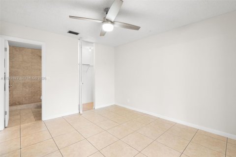 Villa ou maison à vendre à Deerfield Beach, Floride: 2 chambres, 111.48 m2 № 2000683 - photo 24