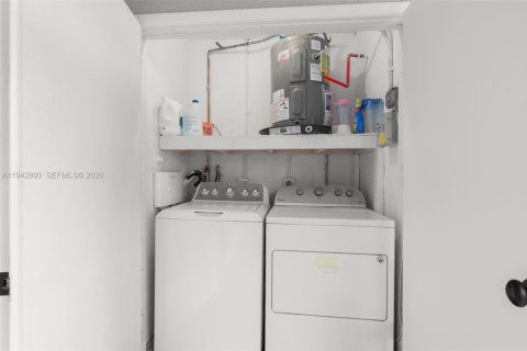 Villa ou maison à vendre à Deerfield Beach, Floride: 2 chambres, 111.48 m2 № 2000683 - photo 28