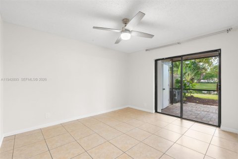 Villa ou maison à vendre à Deerfield Beach, Floride: 2 chambres, 111.48 m2 № 2000683 - photo 23