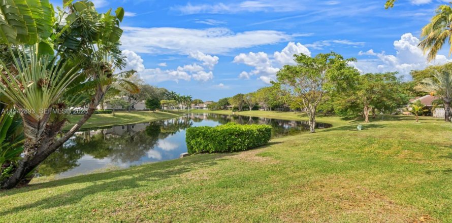 Villa ou maison à Deerfield Beach, Floride 2 chambres, 111.48 m2 № 2000683