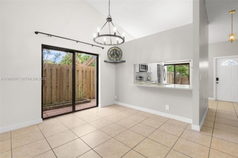 Villa ou maison à vendre à Deerfield Beach, Floride: 2 chambres, 111.48 m2 № 2000683 - photo 16