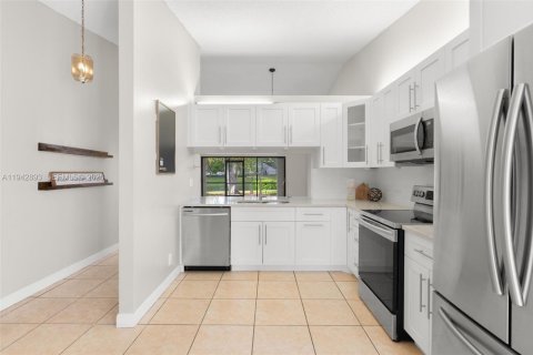 Villa ou maison à vendre à Deerfield Beach, Floride: 2 chambres, 111.48 m2 № 2000683 - photo 9