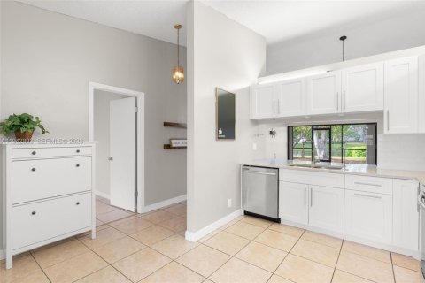 Villa ou maison à vendre à Deerfield Beach, Floride: 2 chambres, 111.48 m2 № 2000683 - photo 6