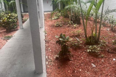 Снять в аренду кондоминиум в Уэст-Палм-Бич, Флорида 1 спальня, 72м2, № 1935593 - фото 4