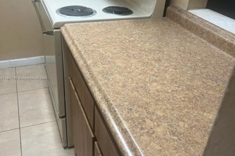 Снять в аренду кондоминиум в Уэст-Палм-Бич, Флорида 1 спальня, 72м2, № 1935593 - фото 16