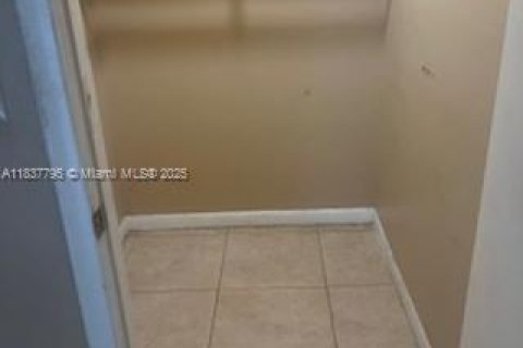 Снять в аренду кондоминиум в Уэст-Палм-Бич, Флорида 1 спальня, 72м2, № 1935593 - фото 14